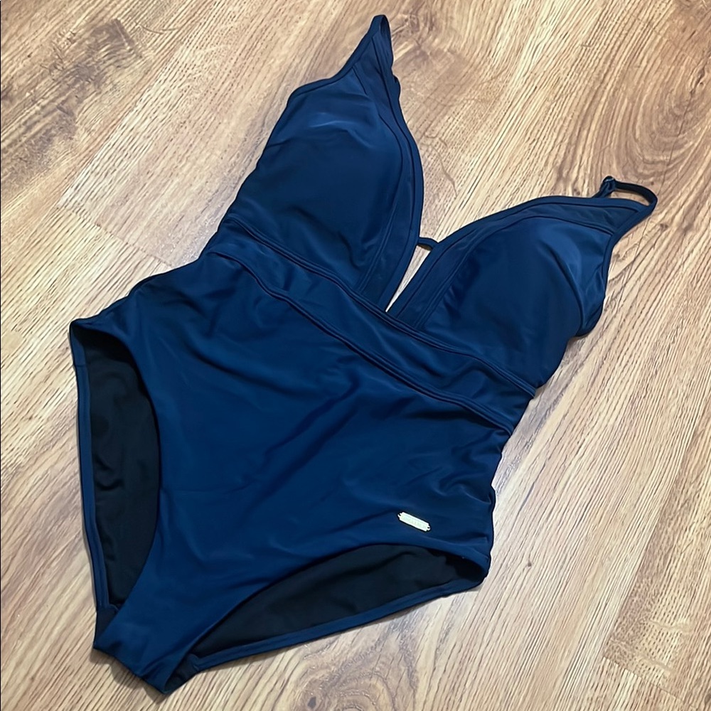 Sunseeker Women's Swimsuit Size 8
